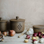 rustic-ceramic-garlic-keeper6_d991bf79-f560-432d-bdf8-31e8b509ee91