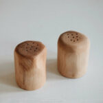 wooden-salt-pepper-shaker